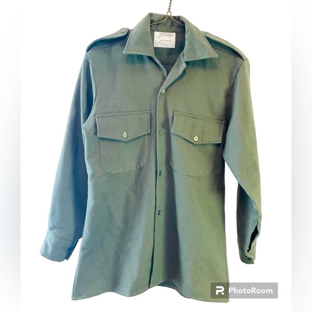 Vintage army wool button up long sleeved shirt.